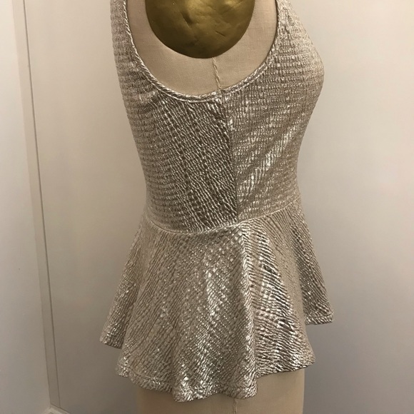 Top - Picture 5 of 6